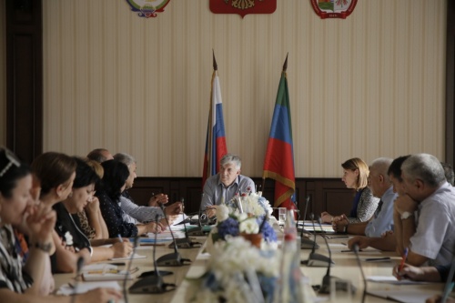 Хизри Абакаров встретился с директорами школ города