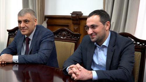 Мэр Дербента встретился с представителями образования г. Истра