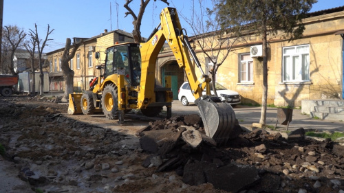 В Дербенте ведется капремонт ул. Канделаки