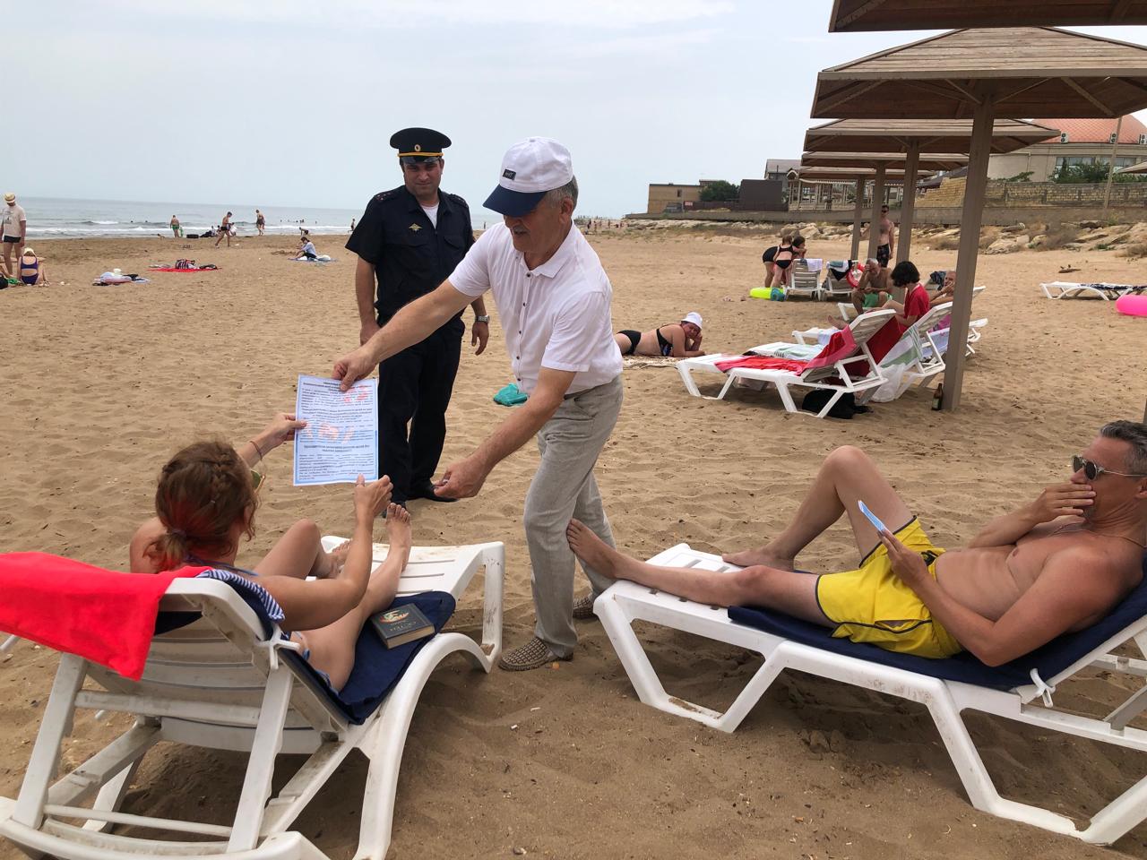 Профилактические мероприятия с отдыхающими гражданами на побережье Каспийского моря
