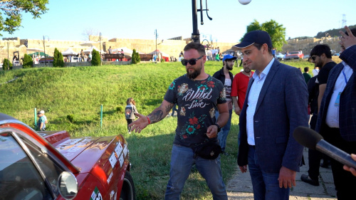 В Дербенте проходит выставка ретро автомобилей