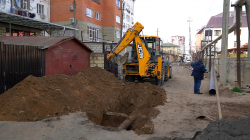 В микрорайоне «Карьер» прокладывают новый водопровод