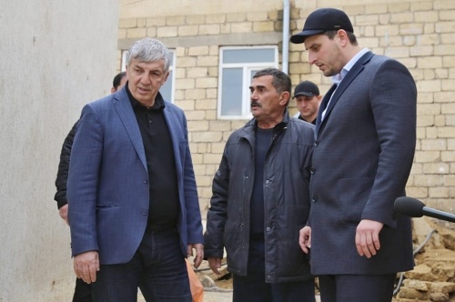 Хизри Абакаров в очередной раз проинспектировал ход работ по реконструкции 8 и 9 магалов
