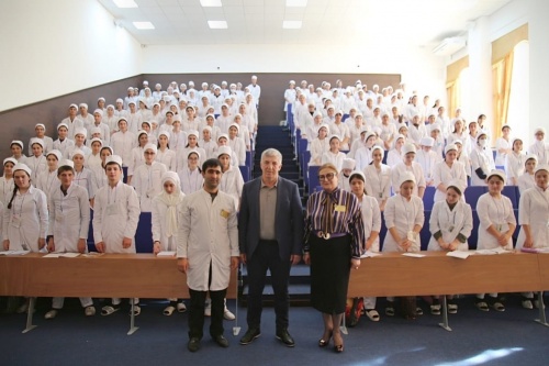 Хизри Абакаров ознакомился с работой Дербентского медицинского колледжа имени Илизарова