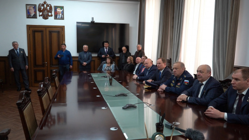 Мэр Дербента встретился с участниками патриотического проекта «Вахта героев Отечества»