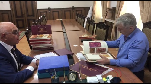 Хизри Абакаров обсудил проект создания в Дербенте этнографического музея ковроткачества