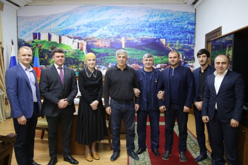 У главы Дербента прошла встреча с руководителями проектного офиса «Умный город» ПАО МТС 