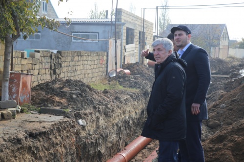 Хизри Абакаров проинспектировал ход работ по реконструкции улиц Параллельная и Мусы Манарова