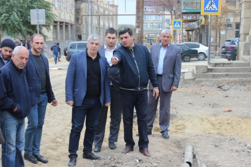 Хизри Абакаров проверил ход работ по пер.М.Казем-Бека