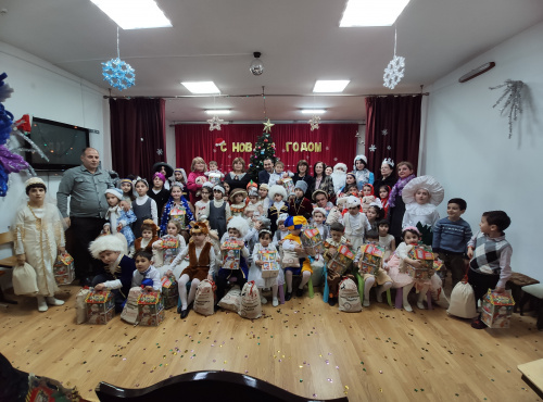 Новогодний праздник прошел в социально-реабилитационном центре Дербента 