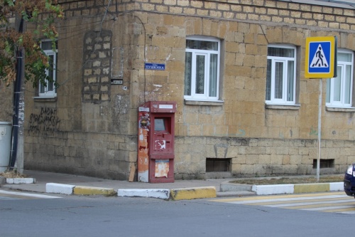 Глава Дербента призвал владельцев коммерческих объектов привести в порядок тротуары на прилегающей территории 