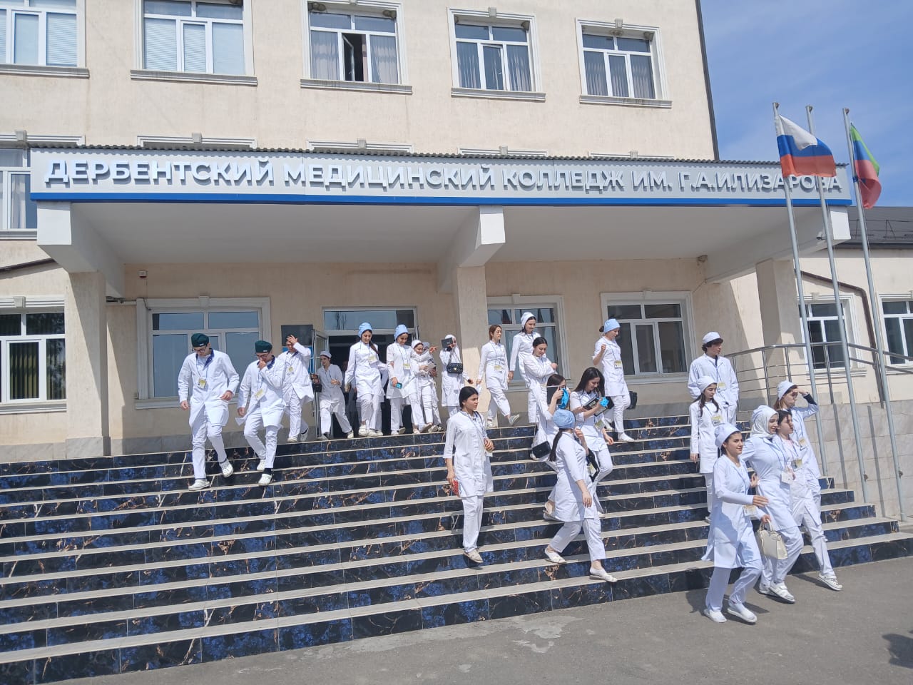 Учебная тренировка по эвакуации в Дербентском медицинском колледже имени Г.А. Илизарова