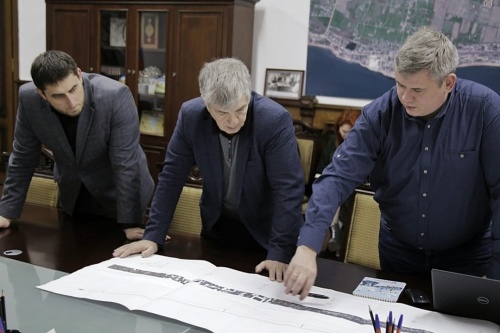 Главе Дербента представили проект планировки территории канатной дороги