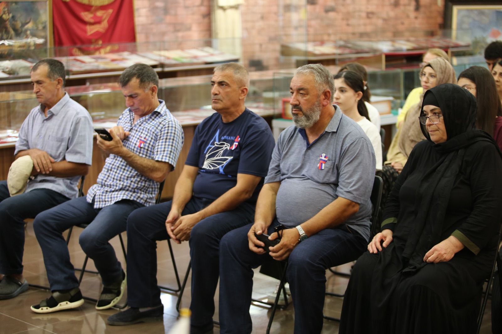 21 августа 2025 года в музее «Боевая Слава» состоялось мероприятие «Про подвиг не забудем мы былинный…», посвященное 26-й годовщине освобождения Дагестана от международных бандформирований».