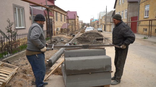 В Дербенте продолжается благоустройство тротуаров