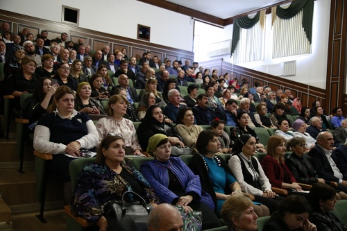 Медицинские работники Дербентской ЦГБ обсудили с пациентами проблемы здравоохранения