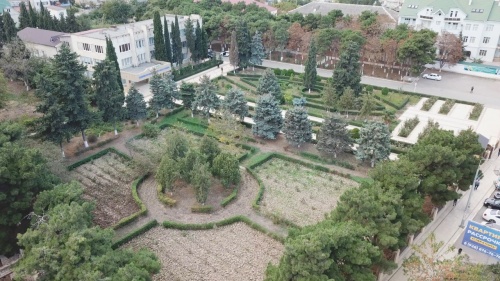 Двор администрации Дербентского района станет зоной отдыха для горожан