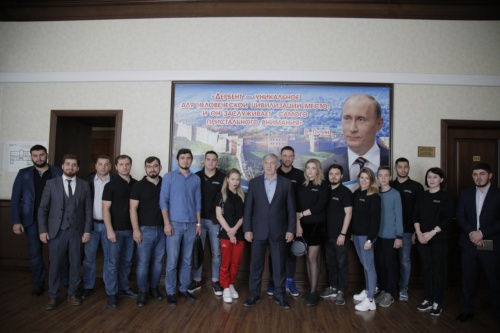 Хизри Абакаров встретился с блогерами из разных регионов России