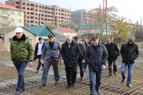 Хизри Абакаров выехал с инспекционной проверкой на территорию строящегося детского сада №13