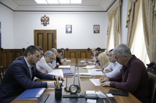 Хизри Абакаров обсудил вопросы исполнения государственной программы «Комплексное территориальное развитие городского округа «город Дербент»»