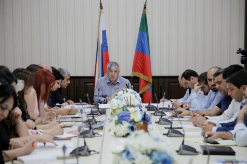 Хизри Абакаров провел заседание организационного комитета по подготовке и проведению Большой дагестанской свадьбы